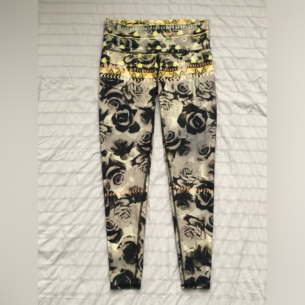 Teeki women’s leggings size L. Made in the US. Recycled material. Yoga, dance!